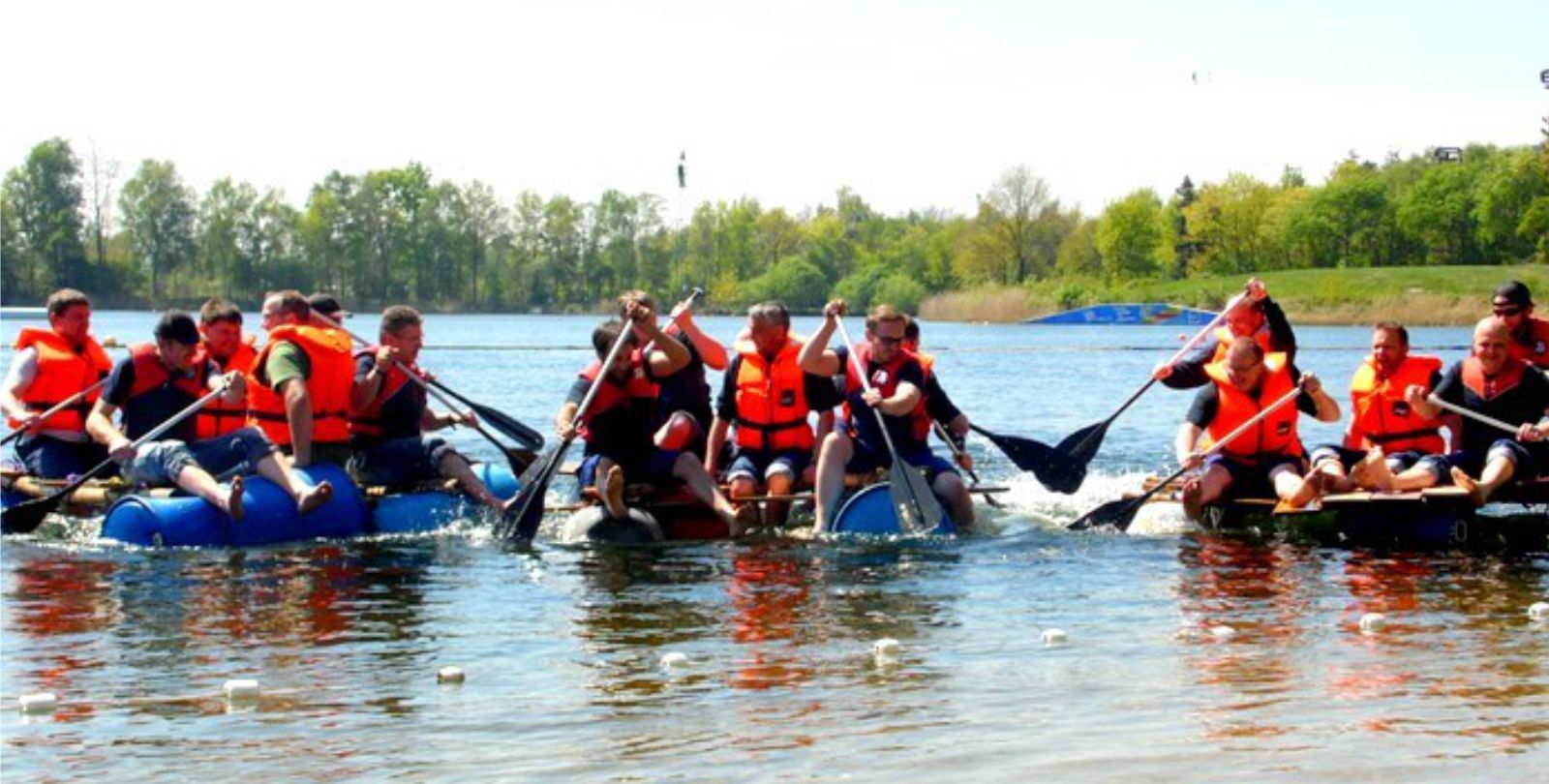 Schattenspringer  Teamevent Flobau und Flofahrt